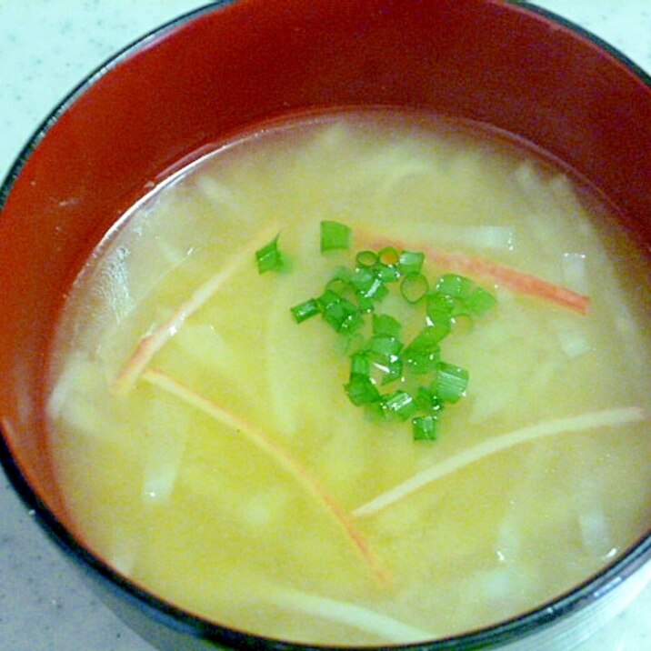 簡単♪ほっこり♪カニカマと大根のお味噌汁
